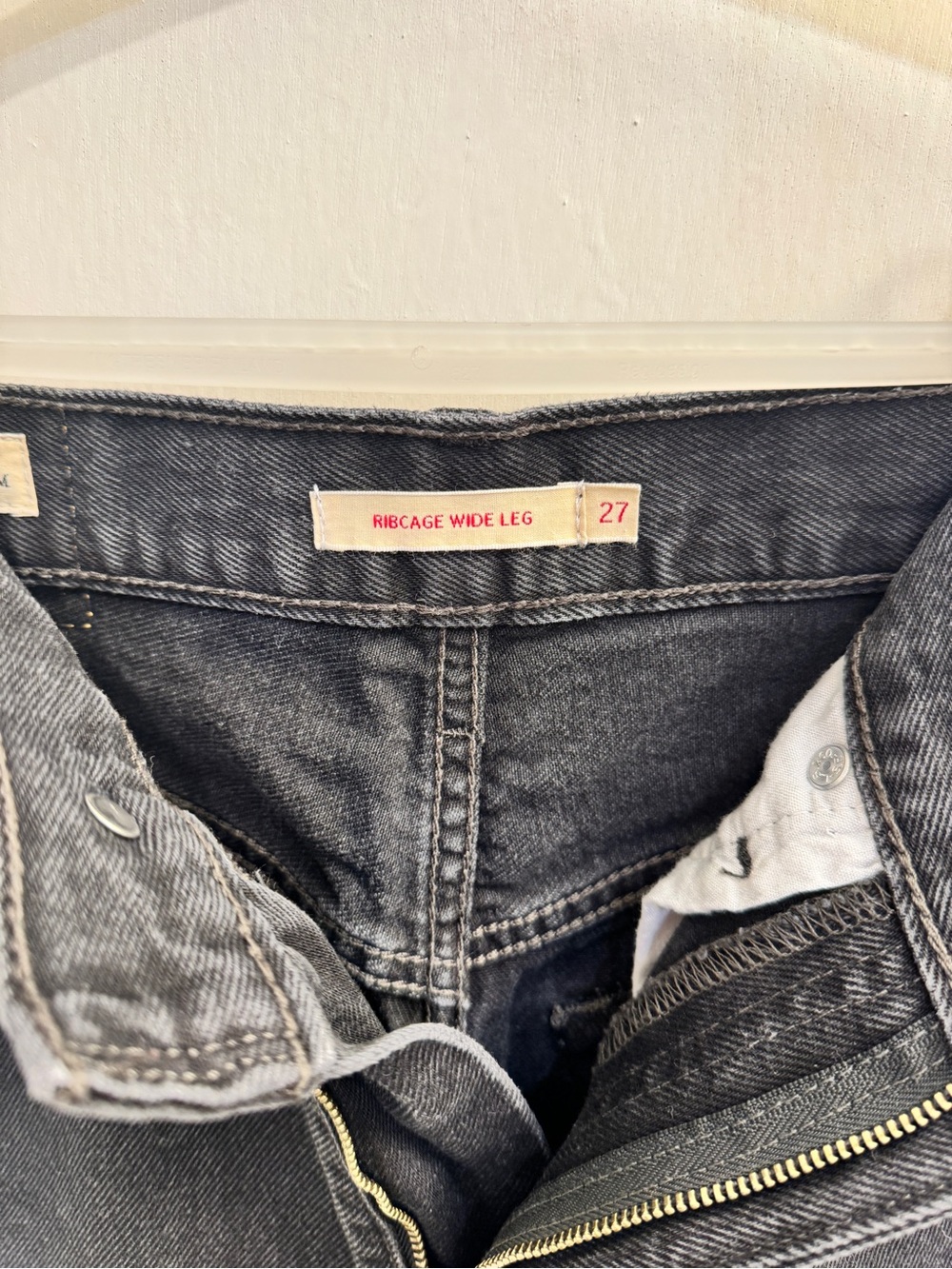 Levi’s Ribcage Wide Leg Jean - Picture 6 of 7